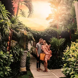 Villa Alaya Dedaun Kuta, Legian