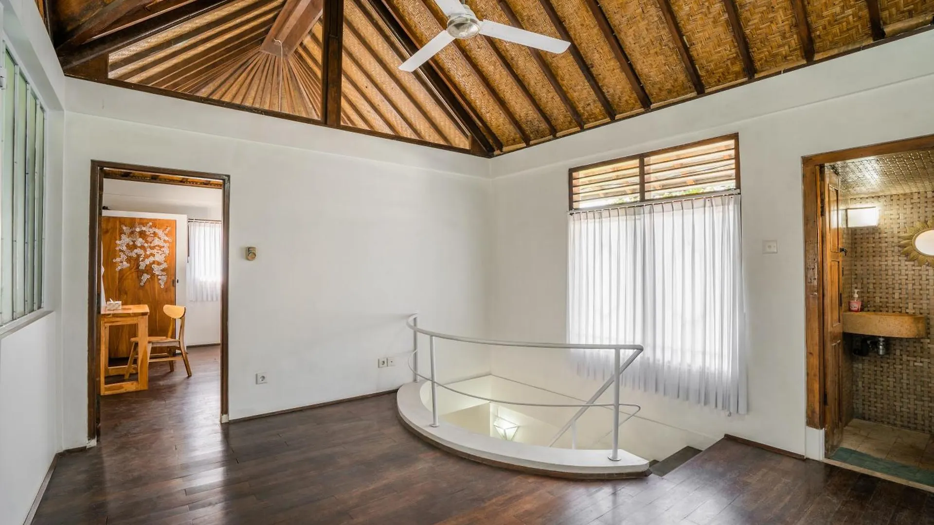 Dream Villa Near Seminyak Legian