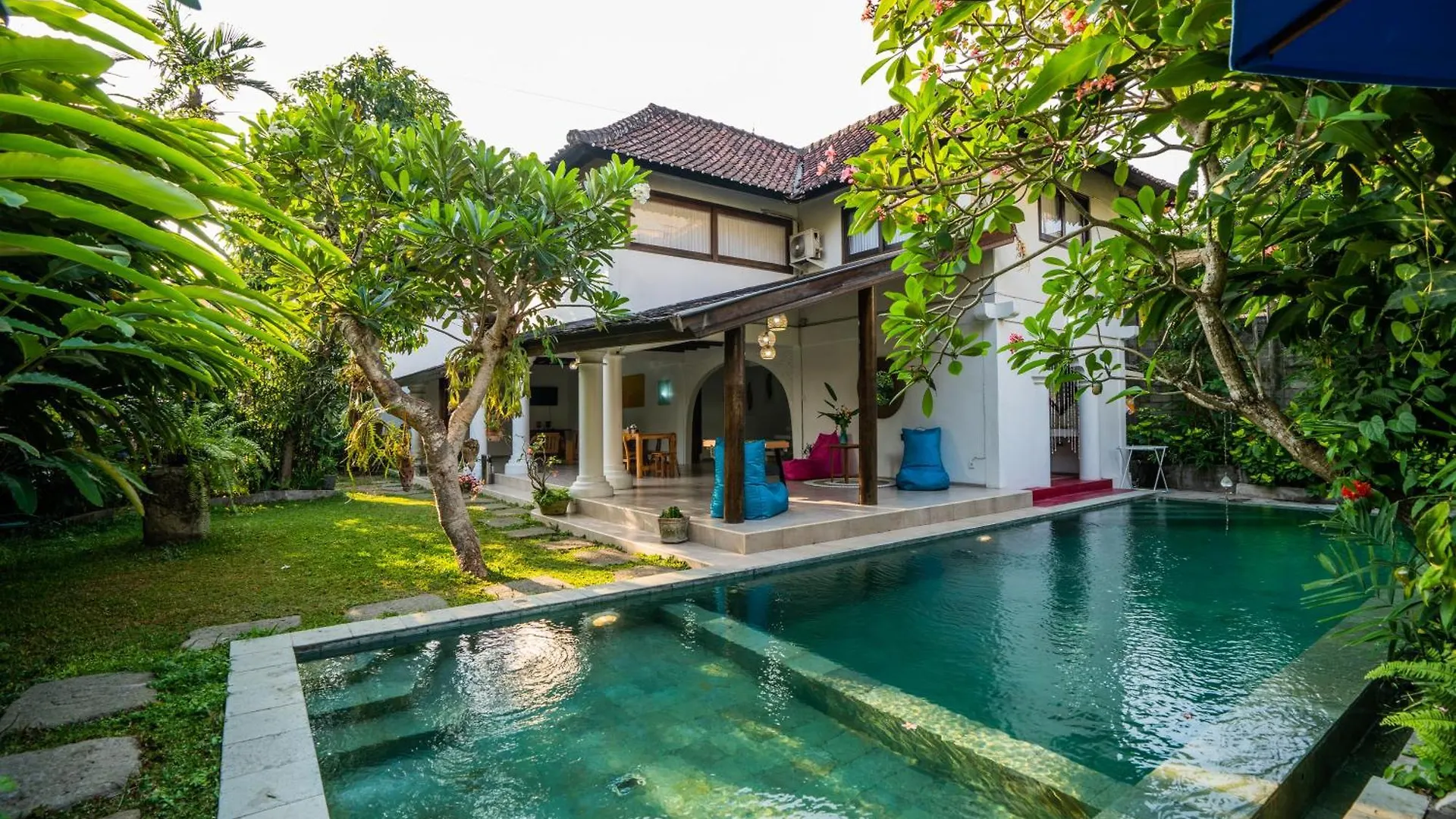 Dream Villa Near Seminyak Legian