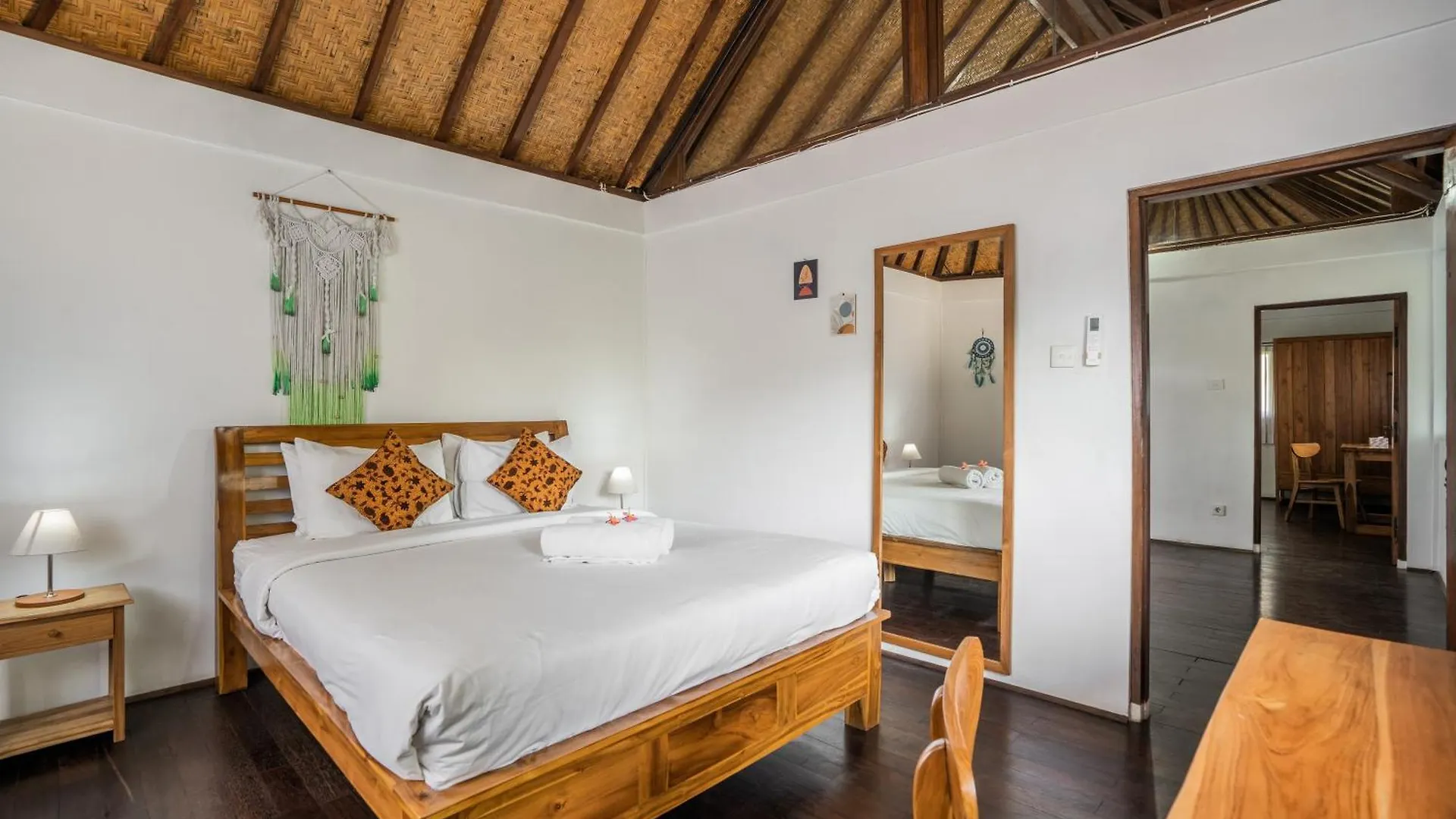 Dream Villa Near Seminyak Legian