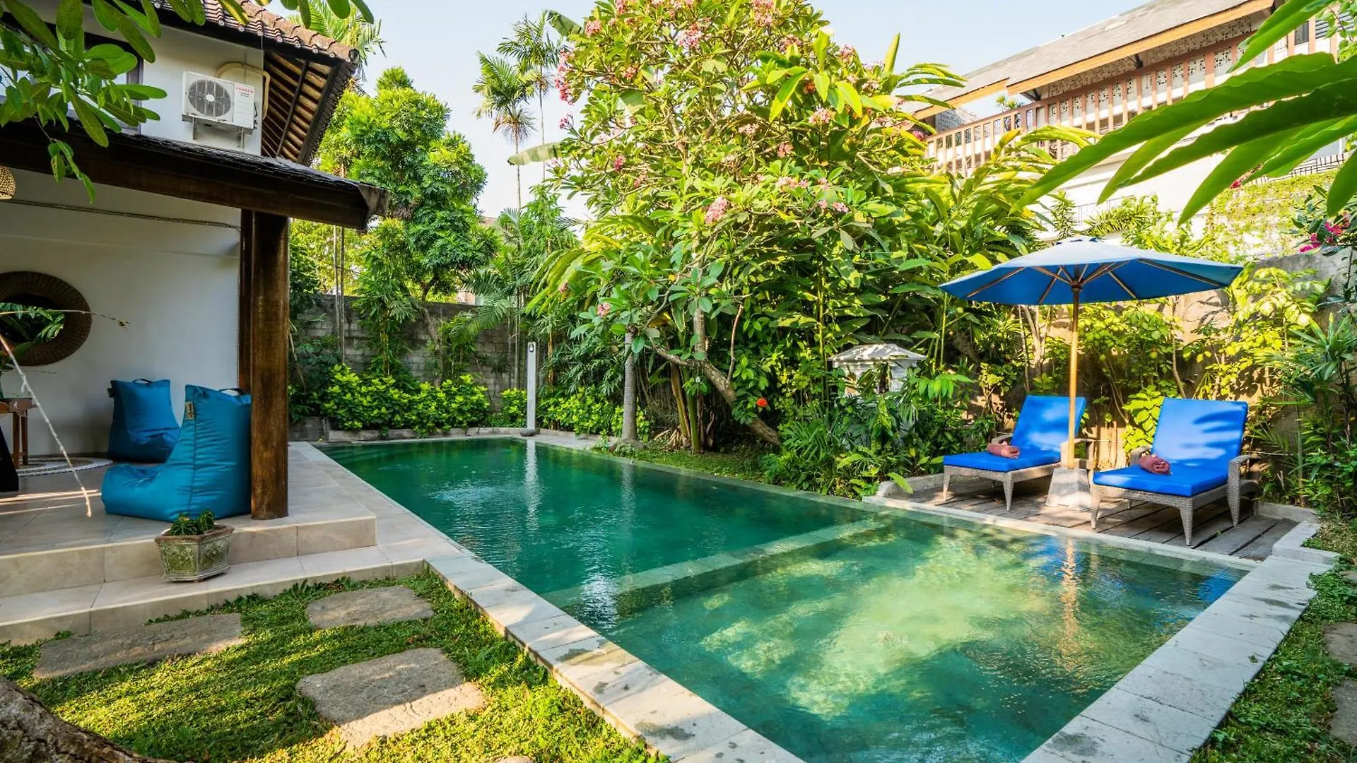 Dream Villa Near Seminyak Legian 0*,
